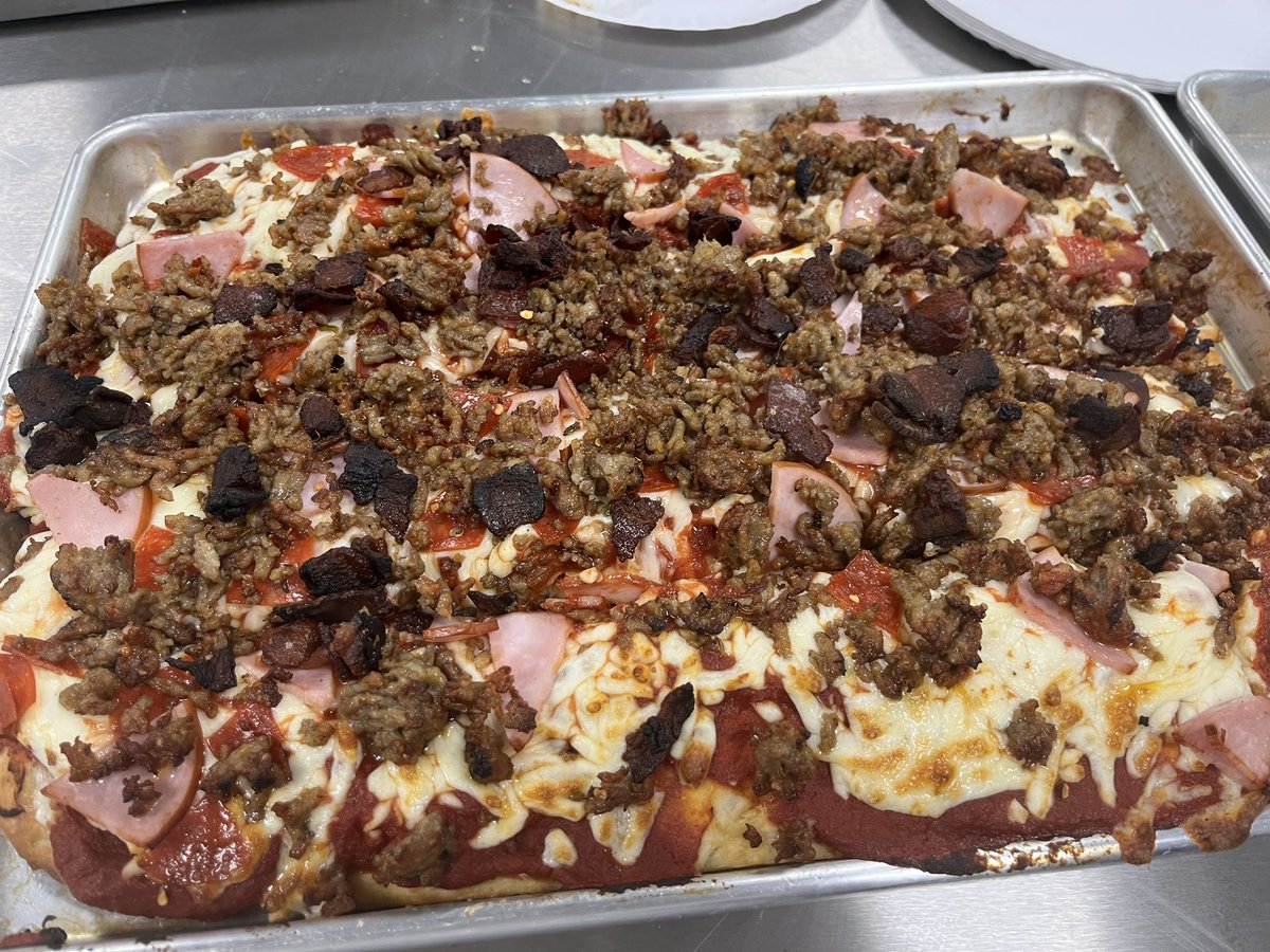 iveywe's tweet photo. My advanced culinary students made focaccia pizzas today! I am so proud of them! https://t.co/RGmAea1Lpm