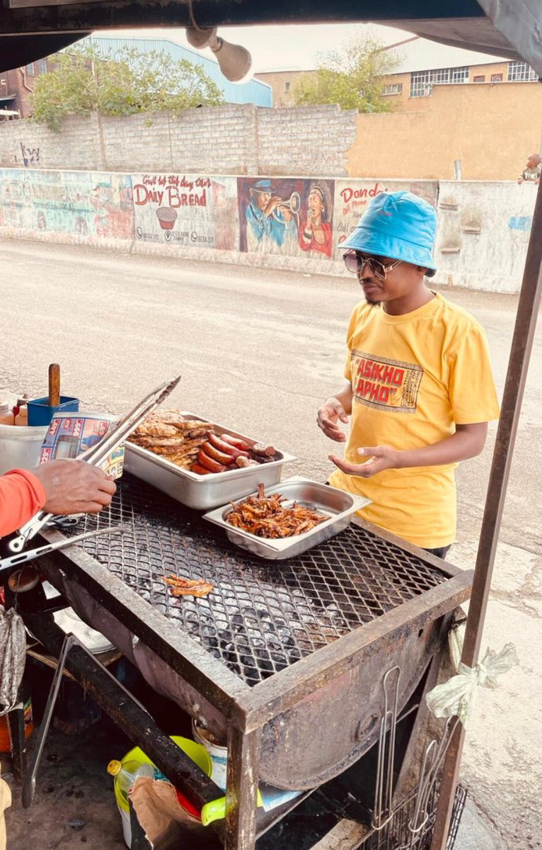 MacGUnleashed's tweet photo. Chicken, No beef this year ✌🏽❤️ https://t.co/x7SY9YDPOC
