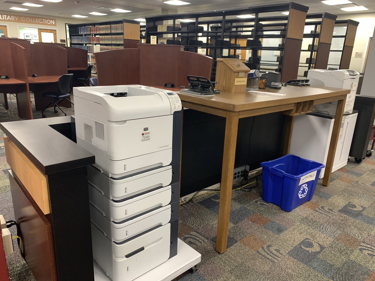 UTampaLibrary's tweet photo. We've shifted around the printer and scanner station to make things more convenient and accessible (hurray!) 👏 👏 👏  Read more on the MKL blog: https://t.co/v0PsCwePgi

#macdonaldkelcelibrary #printers #scanners #utampa #wheresthestapler https://t.co/29eQSHOZem