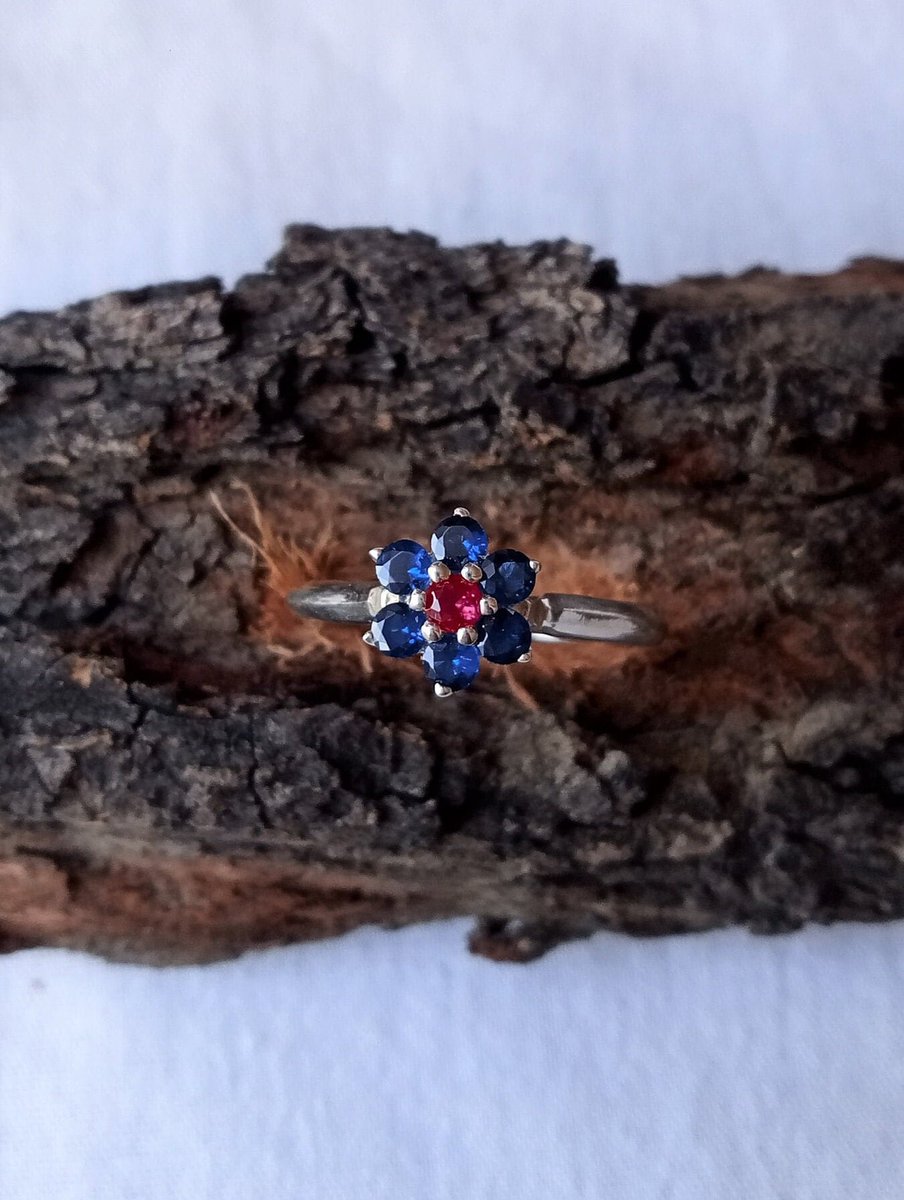 Floral Silver Ring-Red CZ Ring-Blue CZ Ring-925 Flower Ring-Creative Ring-Sterling Silver Ring-Gift for Her
#etsyshop #EtsySeller #flowershapering #anniversaryring #czring #silverring #925sterlingsilver #giftforher #newyeargift 
Visit this link for info: etsy.me/3igY88h