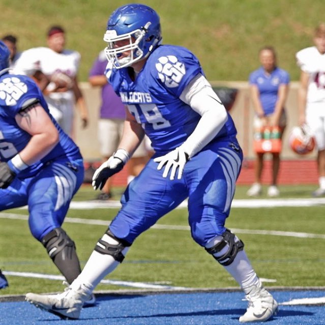 bigCD79's tweet photo. #AGTG Blessed to receive a scholarship offer to play football for @CSCwildcatsFB !! Thank you God and @CoachCutshaw for giving me this opportunity!!! 🔵⚪️⚫️ https://t.co/E7Y1wgKw8G