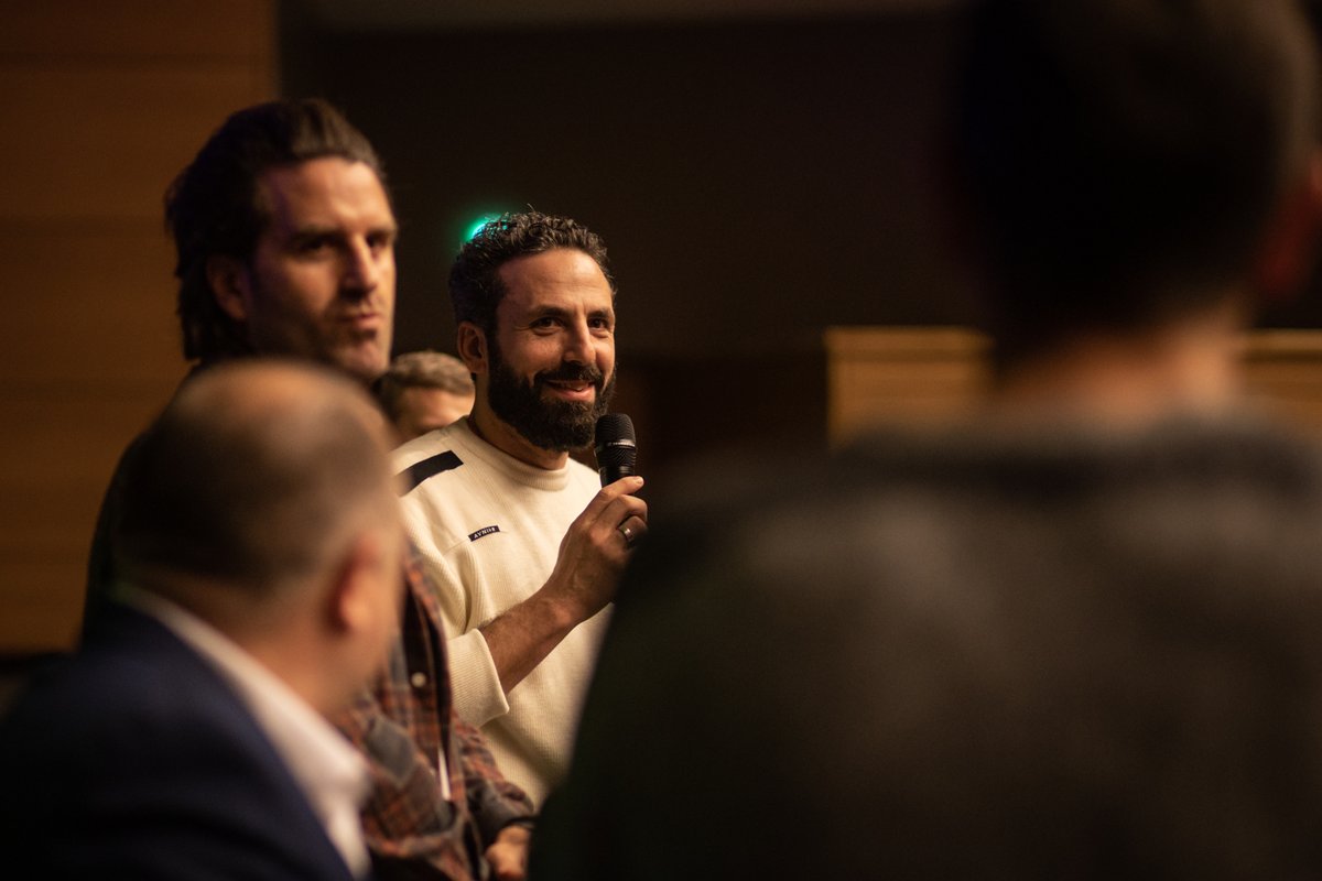 ChubbyCoon's tweet photo. Les Cadors

Hier soir, le @luxcaen organisait une avant première du film Les Cadors à l'amphi Daure de l'@Universite_Caen  en présence du réalisateur Julien Guetta et de @gregoireludig.
Une partie de @WeAreMalherbe se chargeait même de l'animation. https://t.co/Tq6g2gyuHU