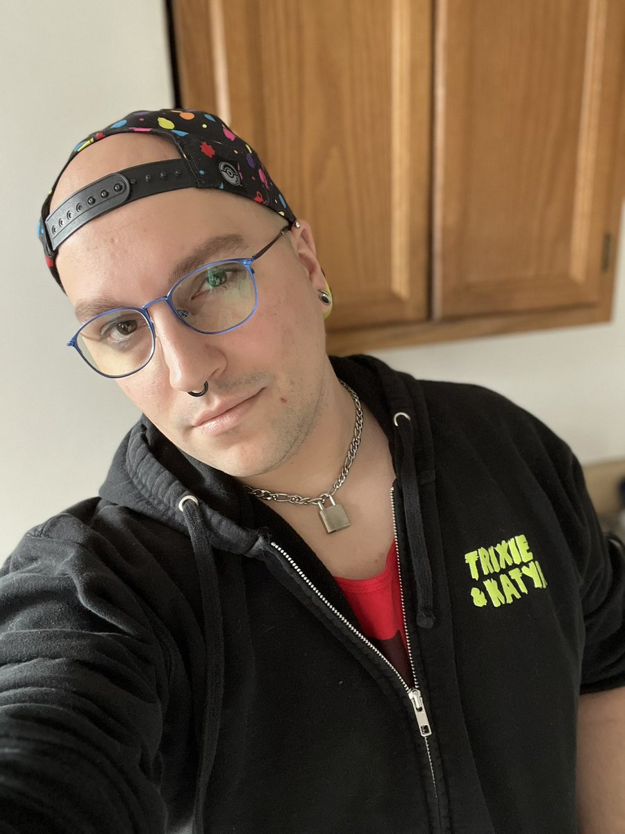 hebebuffay's tweet image. Missing my beard but still feeling cute #gay #gaymer #outofdrag