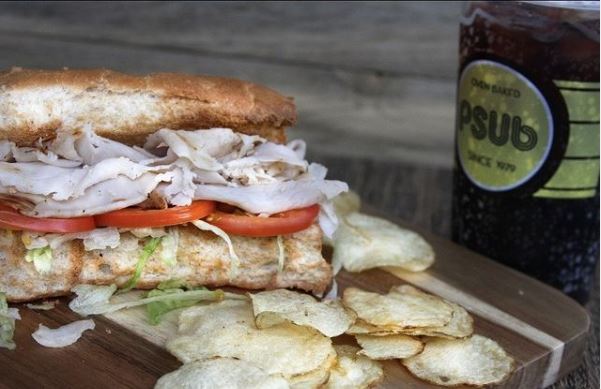 KXCVKRNW's tweet photo. 😋TUESDAY MEAL DEAL😋
@PSubMaryville

$1 Off Meal Deal (Any Sub w/ Chips &amp; Drink)

#planetsub
#subs 
#ovenbakedgoodness😋🤤🤗 https://t.co/XlI5vcXHch