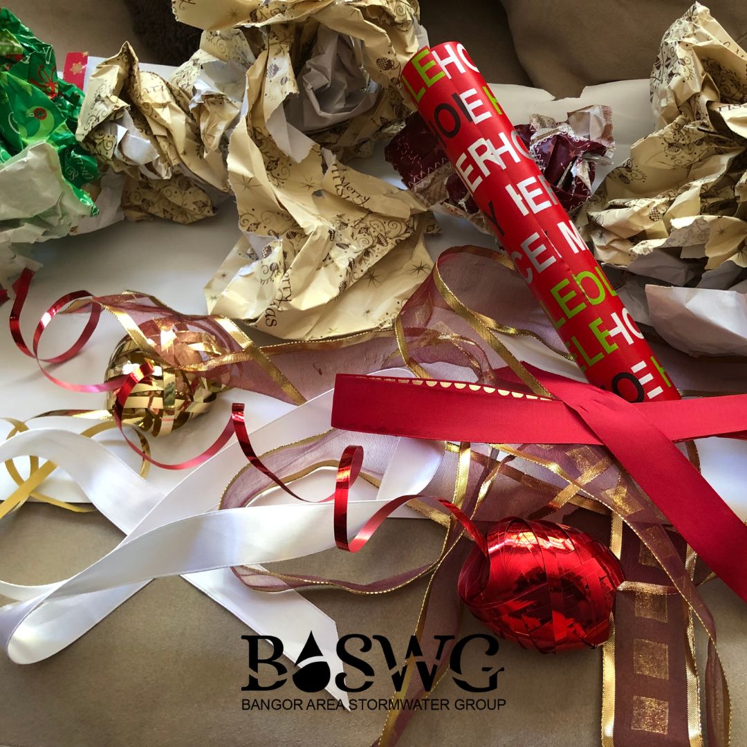 #PSA for Bangor area residents: Don't forget to properly recycle excess holiday trash starting now through Jan. 10th. 🎁 Drop off wrapping paper, boxes, and live trees at Public Works on Maine Ave., or check with your local public works for more info. #heybangor