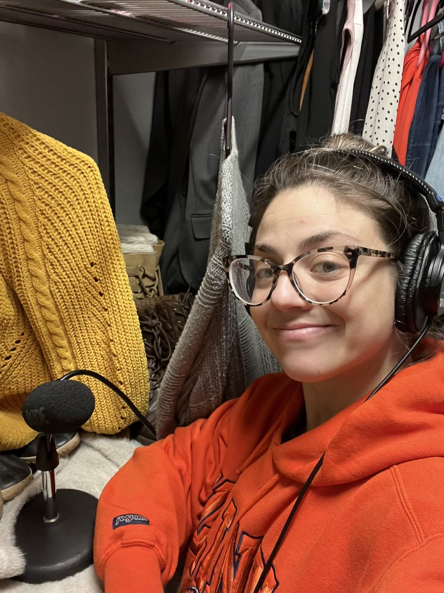 LauraPavinNews's tweet photo. WFH when ya gotta record audio means improvising #closetstudio https://t.co/HfQ6wiPqGX