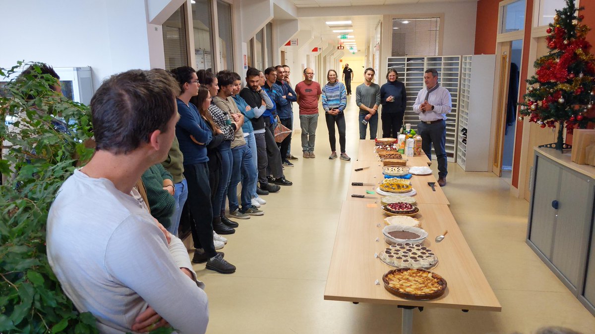 SPINTEC_Lab's tweet photo. @SPINTEC_Lab's traditional cake contest took place today with beautiful and tasty pies &amp; cakes cooked by colleagues... https://t.co/l50mDchhLy
