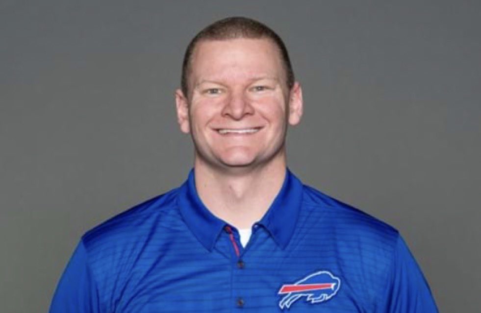This is Buffalo #Bills assistant athletic trainer Denny Kellington who is the one who administered CPR to Damar Hamlin on Monday Night that was vital and most likely saved Damar Hamlin’s life.

You are a true hero <a href="/KellingtonDenny/">Denny Kellington</a>, thank you for what you did👏👏👏.
