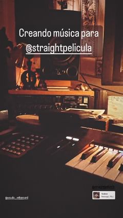 Sonia50998414's tweet photo. Vía IG 📲🎥 @edhercorte creando música proyecto @straightpelicula de mi hermosa @barbara_lopez21 🎥🎬👏😙🍰🍑 https://t.co/NQXFiG2N4S