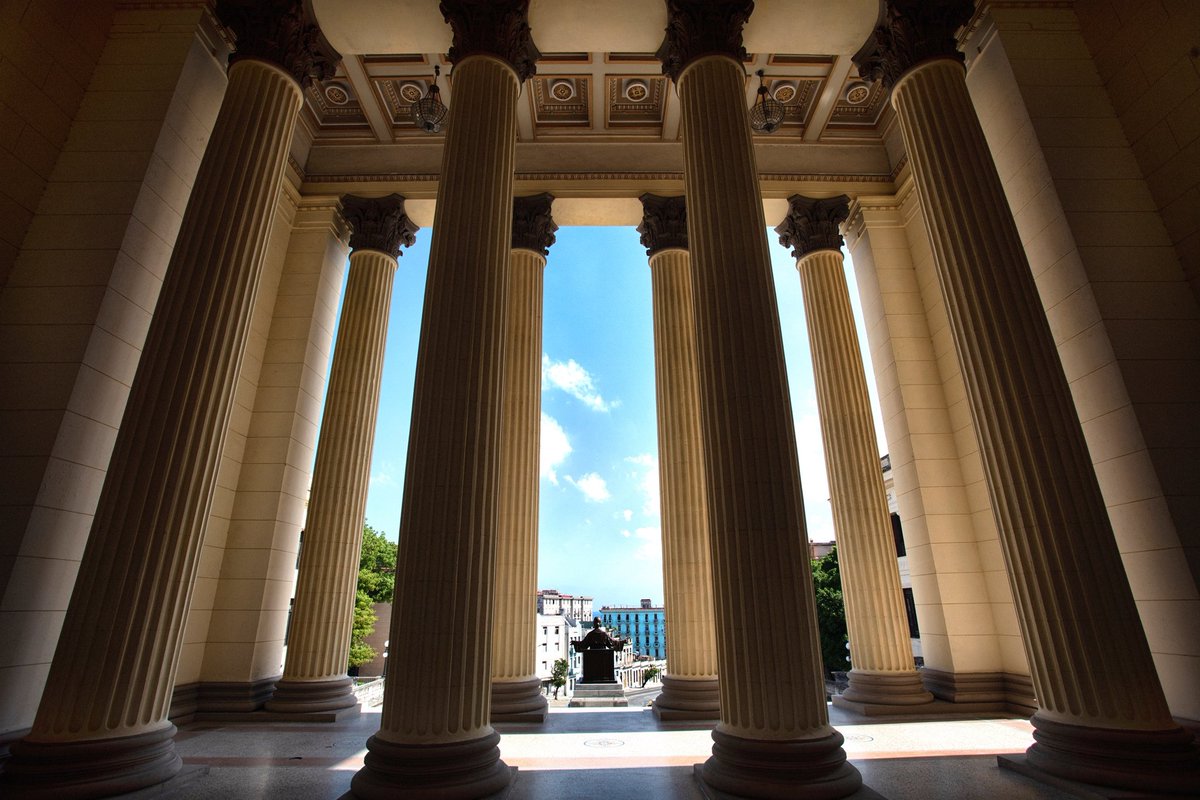 ¡Felicidades magnífico templo de la sabiduría, que durante tantos años has formado patriotas y glorificado la historia de la educación y la cultura cubanas! #CubaEsCultura