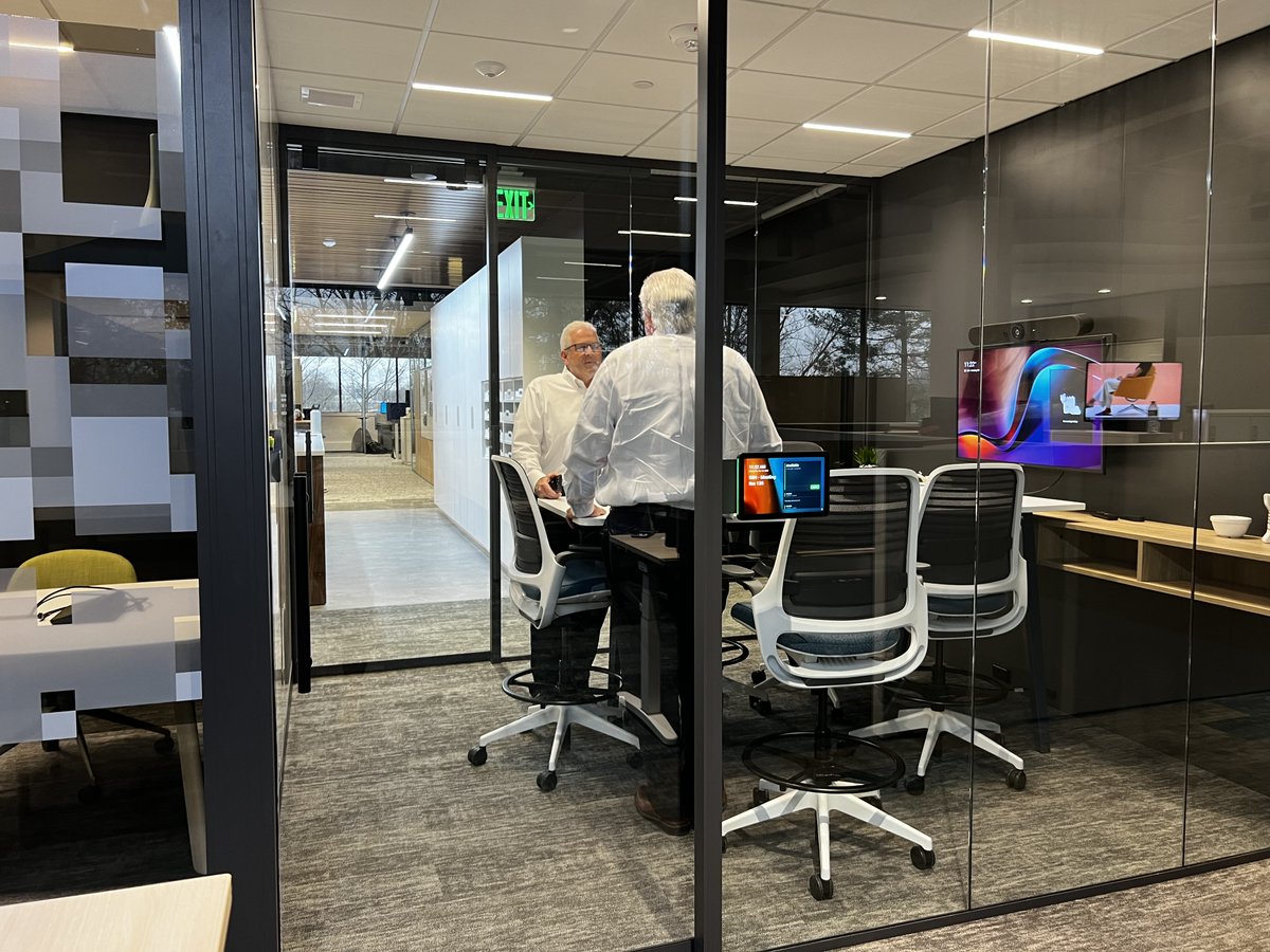 RedThreadSpaces's tweet photo. As noted by #Steelcase's own Tracy Brower, hybrid work will be most effective when people reflect on their own preferences, their work patterns and their team processes.
#HybridWork #HowToHybrid #FutureOfWork #Collaboration https://t.co/ssXLLRB3rF