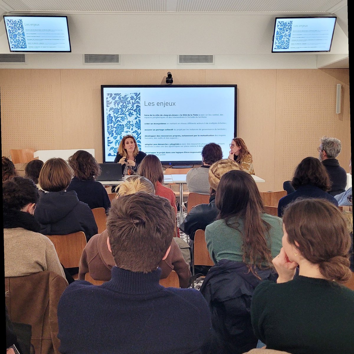 A partir d’aujourd’hui, 25 étudiants de l’école <a href="/HECParis/">HEC Paris Business School</a> , du programme égalité des chances et de l'école W, participent à l’Academie Art &amp; Business pour créer ensemble un projet artistique autour des futures problématiques du Musée et de la #toiledejouy