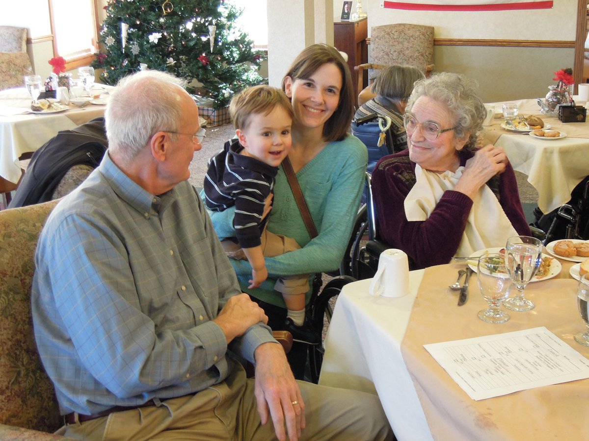 BarnesMathSci's tweet photo. #TBT for #NoviWinterBreak Jack meeting his Great-Grandma in 2011 and Benny the elf in 2015 https://t.co/tiQoOeuYzW