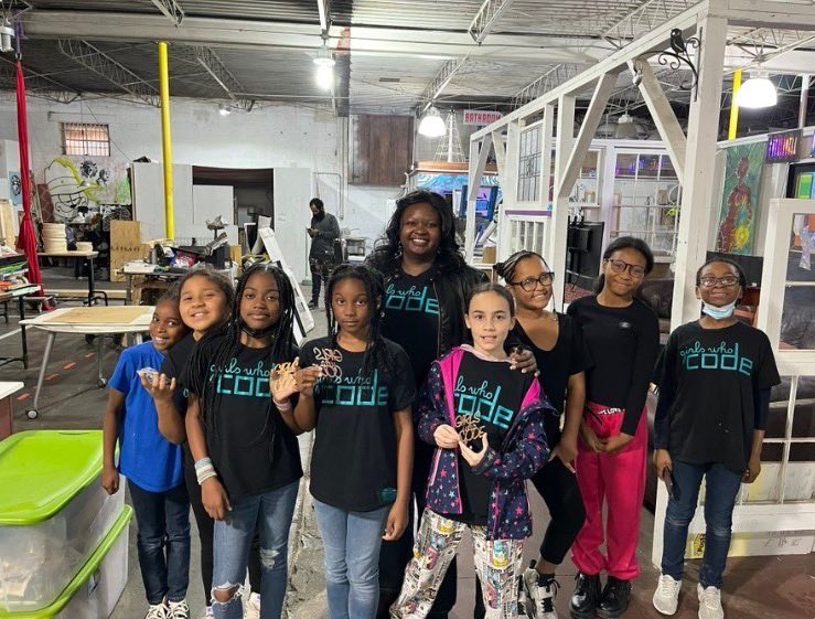 Girls Who Code, empowering the next generation of technologists. Read the full story here:
vbcpsblogs.com/core/girls-who… #lovevbschools #vbfutureready #futurereadyvb @DrManigo