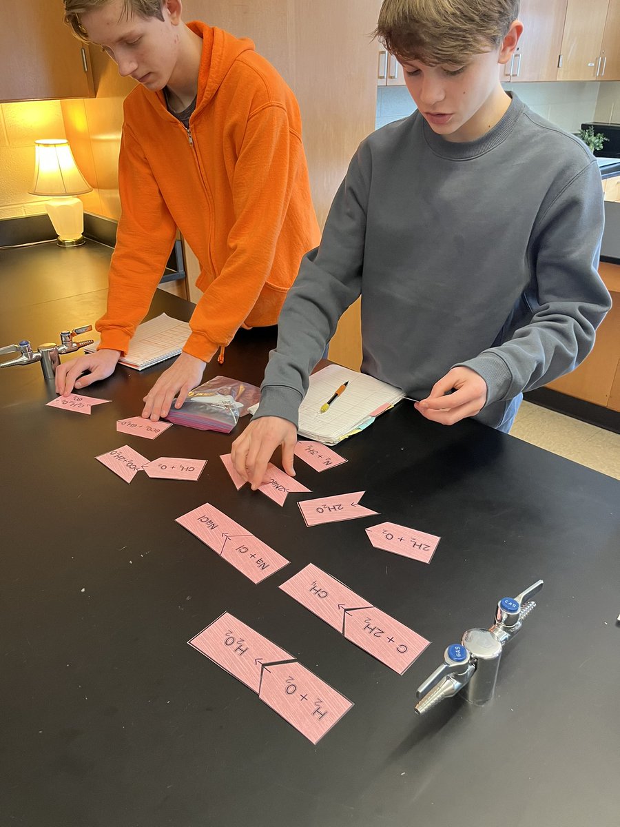 ScienceSnyder's tweet photo. Spending our week learning how to balance chemical equations;first by manipulating candy as our equation components and then by balancing puzzles pieces. https://t.co/DmbkWUbXU5