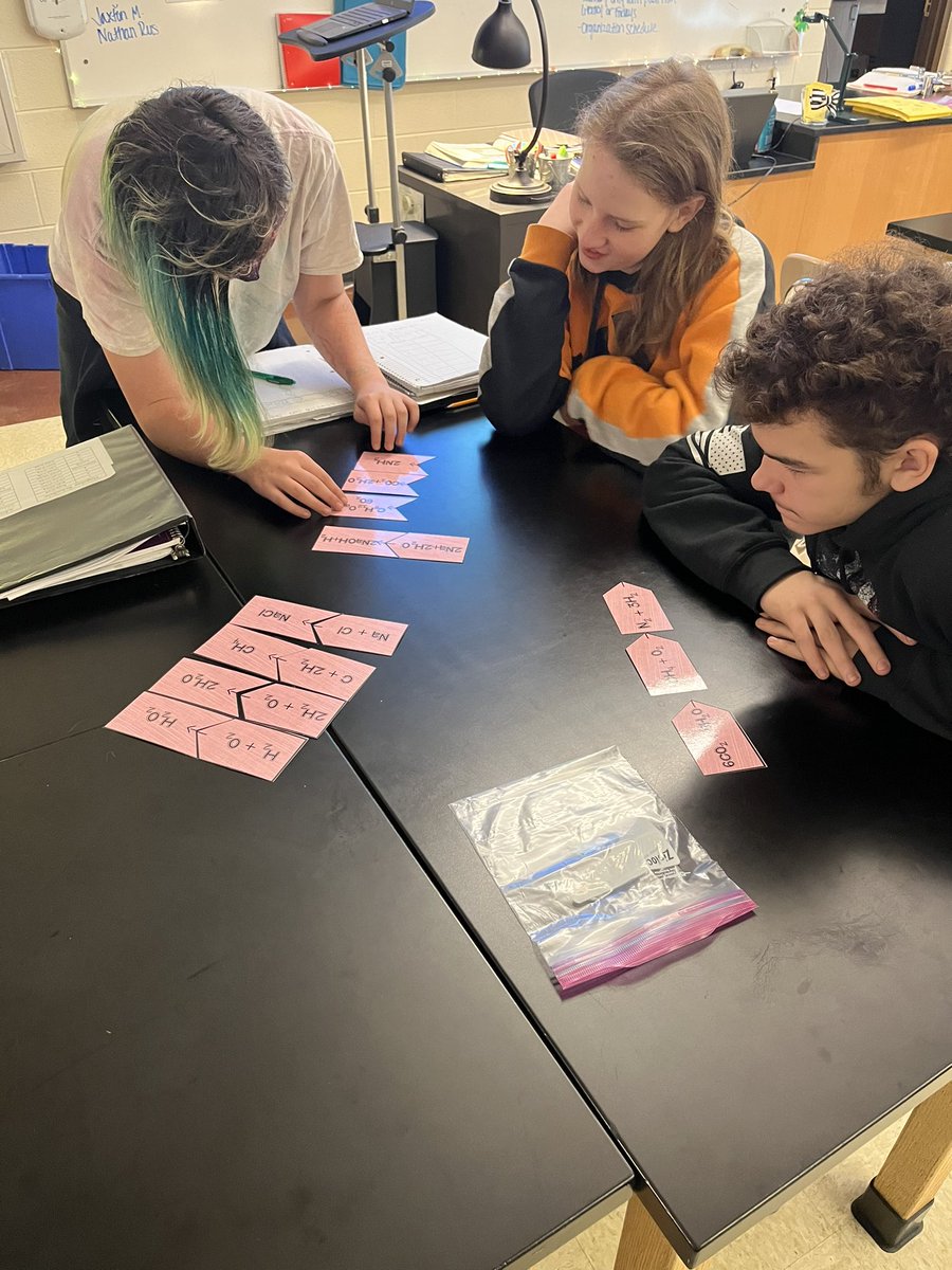 ScienceSnyder's tweet photo. Spending our week learning how to balance chemical equations;first by manipulating candy as our equation components and then by balancing puzzles pieces. https://t.co/DmbkWUbXU5