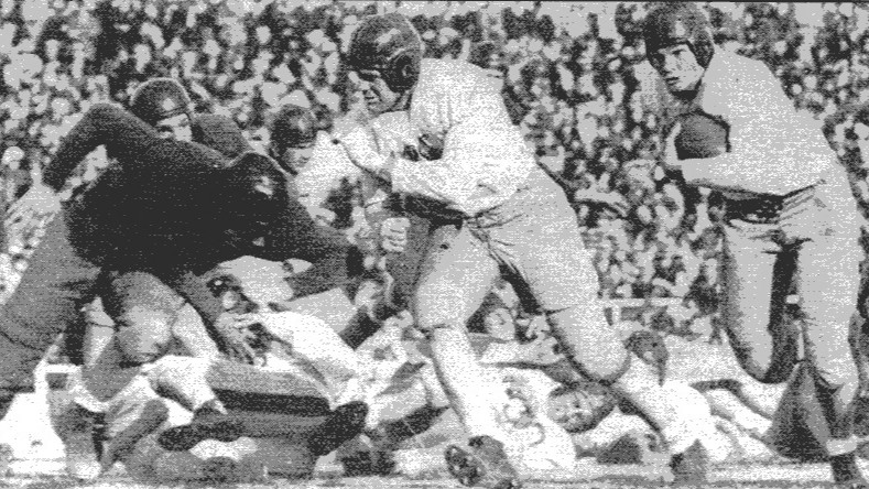 TCU's tweet photo. In honor of the upcoming CFP National Championship, we're throwing it back to 1935 and 1938 when TCU last won a National Championship title. We're looking to make more history on Monday.😉 #TCU150 #ThrowbackThursday #NattyFrogs #GoFrogs https://t.co/IrNBy1ZqB7