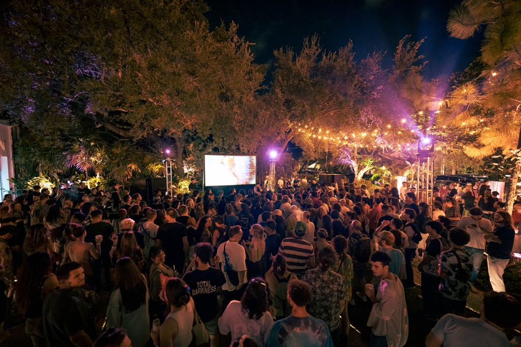 Refraction ᛥ IRL tweet media