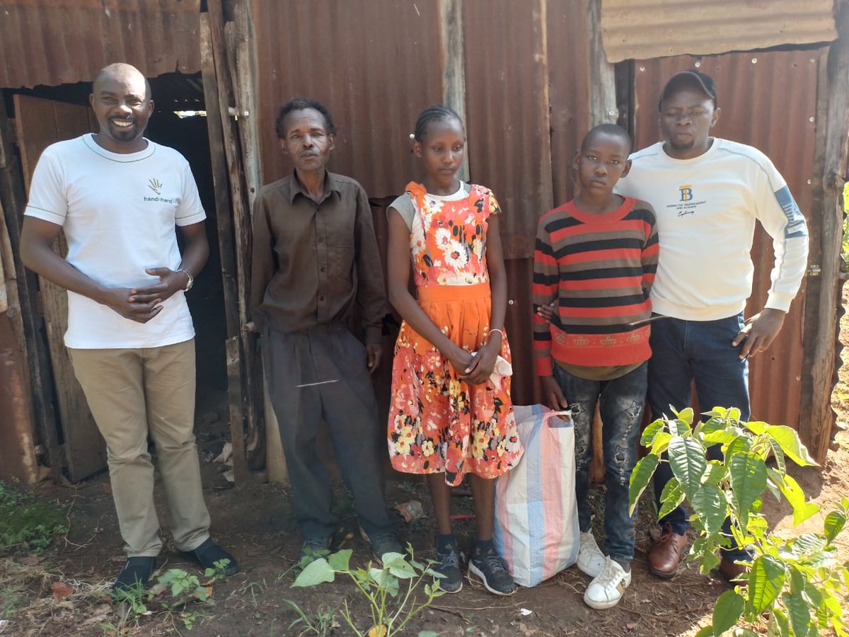 Hand in Hand tweet media