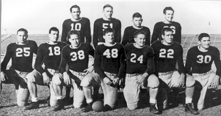 TCU's tweet photo. In honor of the upcoming CFP National Championship, we're throwing it back to 1935 and 1938 when TCU last won a National Championship title. We're looking to make more history on Monday.😉 #TCU150 #ThrowbackThursday #NattyFrogs #GoFrogs https://t.co/IrNBy1ZqB7