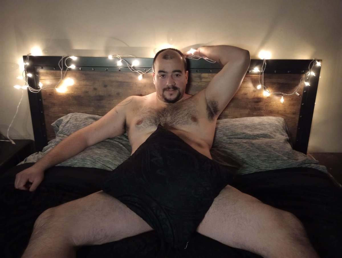BrielleYoung9's tweet photo. @OnlyFansHero https://t.co/texoogiRoc check out my friend! Sexy Dad Bod NEW to OnlyFans. Yumm. FREE to subscribe. PPV. https://t.co/FVe0OS3LQj