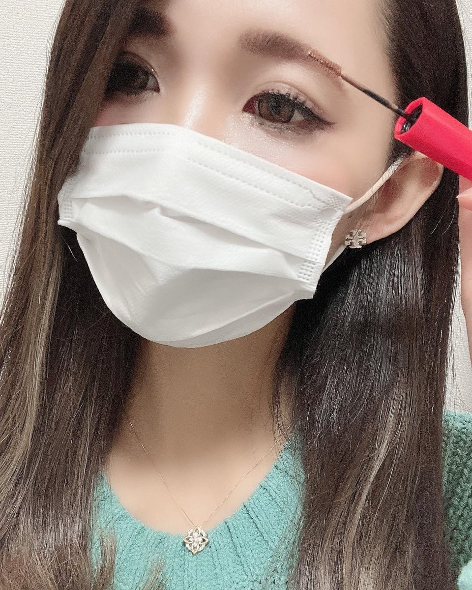 chihirotty0504's tweet photo. デジャヴュフィルム眉カラー ウォームブラウンベストコスメ59冠受賞👑これ１本で見違えるぐらい垢抜けるよ🤎ダマにならないし落ちづらいのにお湯でオフできるよ🤎#デジャヴュ #dejavu #フィルム眉カラー #眉毛 #カラー #color #美容 #美容好きな人と繋がりたい #アイブロー #マスカラ #眉マスカラ https://t.co/5KKDDmg8eP