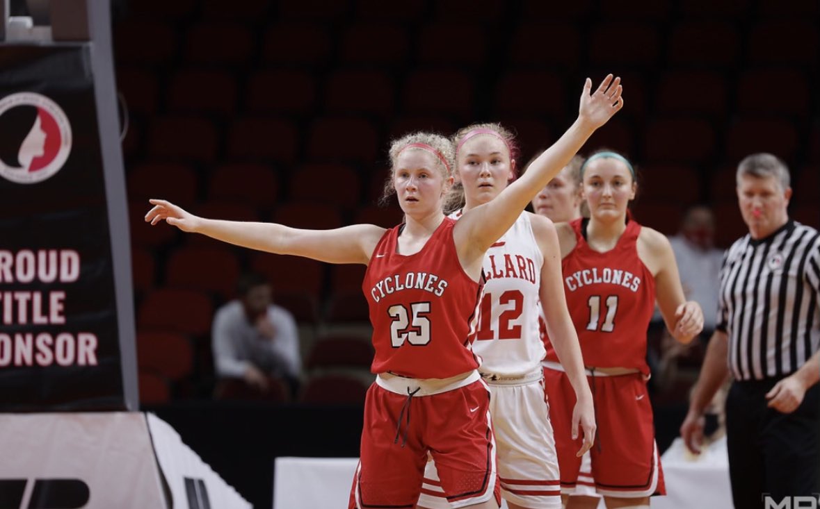 Wiexpress's tweet photo. Meet Brecken Van Baale. Former Express Player Former Harlan Player who played at The Iowa State tournament.
Currently she is a Creighton Student, member of the Creighton Women’s Basketball club and Express Middle school Coach. https://t.co/hDOJd3qyr8