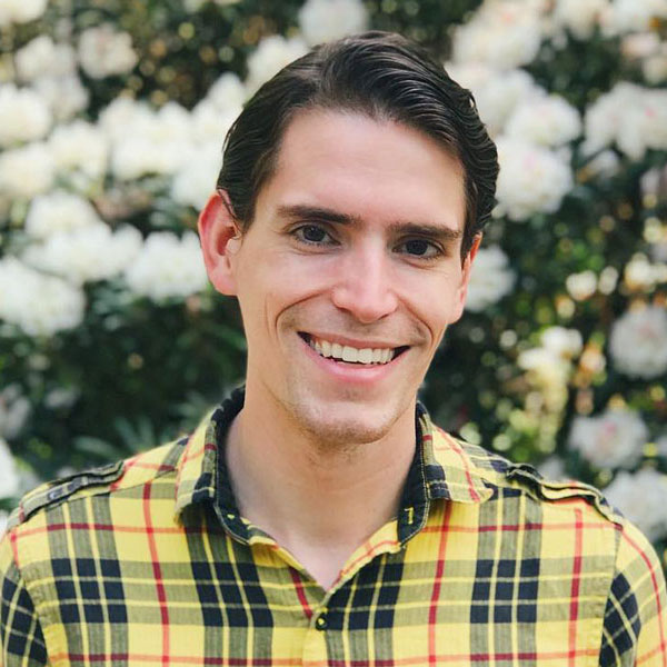 CornellCollege's tweet photo. 10 years later: Jonathan Frazier ’12 has a wife and son, has a master's in urban planning, and works for the city of Seattle as a transportation planner. #CornellCollege #CornellReport #CornellWorks https://t.co/iWnY9ufOIU https://t.co/6cR0EF1PK8
