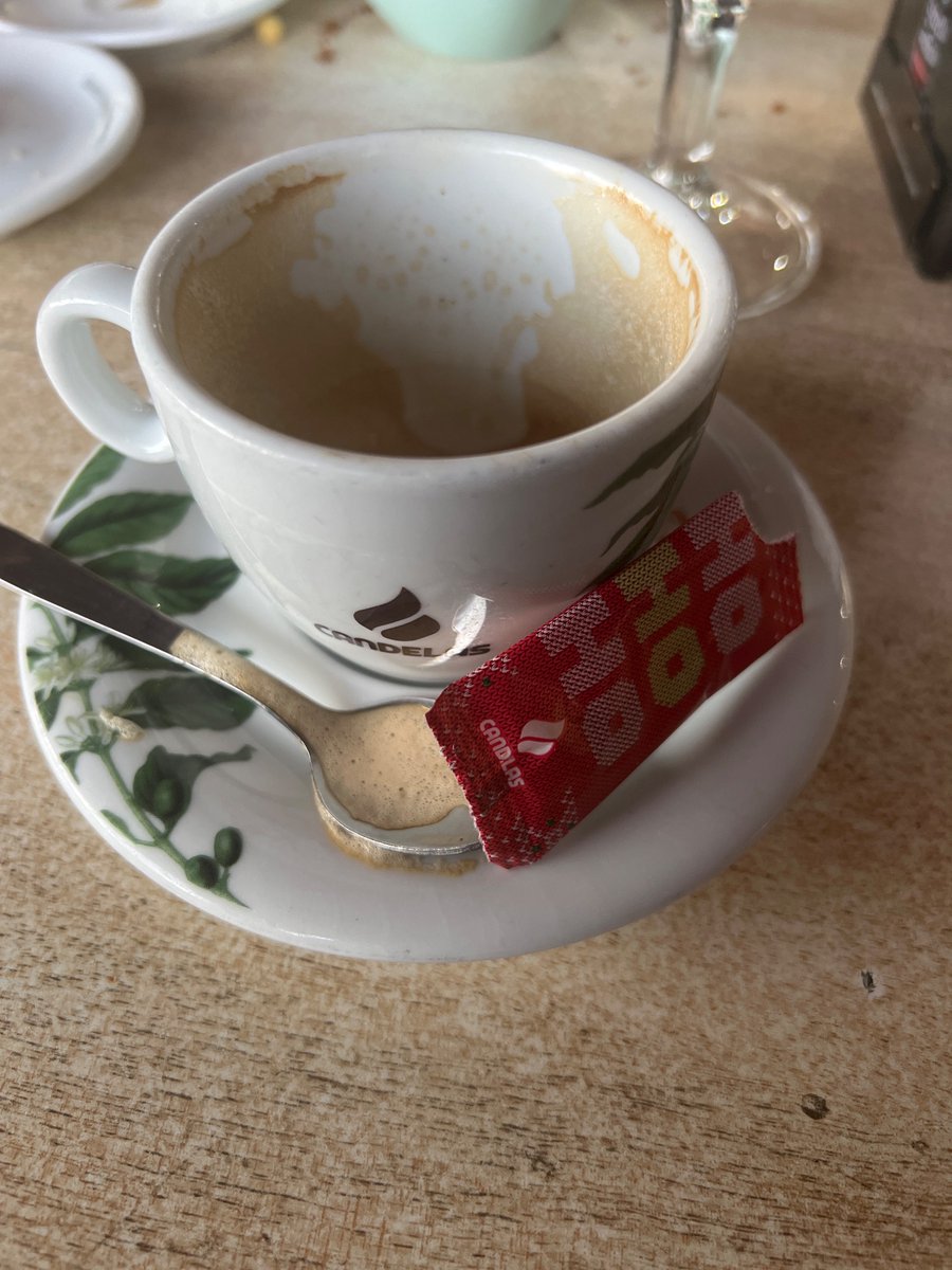 Con todo lo que gastamos en cafe <a href="/cafescandelas/">Cafés Candelas</a> ya me podría tocar ☺️ #NavidadCandelas