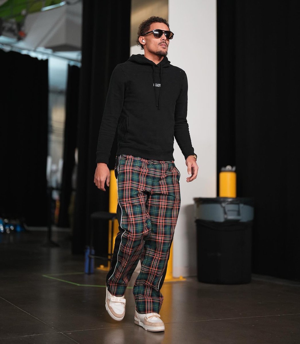 TheTraeYoung's tweet photo. @ 24. 🙏🏽 https://t.co/pT4Rl7o2Hu