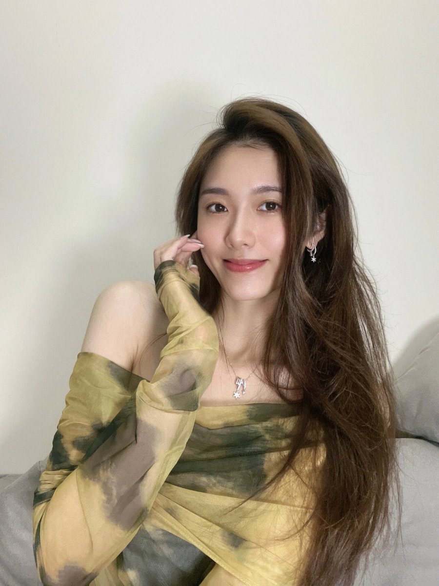 GustaveForste13's tweet photo. 生活点滴温柔可爱 都值得我前进|||热爱漫无边际生活自有分寸 #项链 #耳环 https://t.co/fX592gchFi