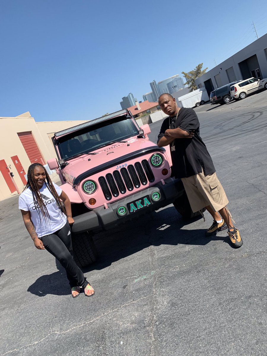 downwithitrec's tweet photo. Y’all help me wish my baby @princessmaaari a happy 25th birthday 🥳 🍰  🎊 my rolley from the rolley store 💪🏾🤞🏾🫵🏾 love ya kid 💙💙💙 https://t.co/92FM0t7u3Q