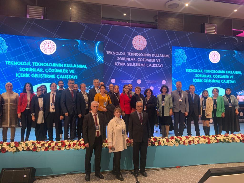 arzuerdemtc's tweet photo. 📍Bahçelievler 

Bugün gerçekleştirmiş olduğumuz Teknoloji, Teknolojinin Kullanımı, Sorunlar, Çözümler ve İçerik Geliştirme Çalıştayı’na ev sahipliği yapan Milli Eğitim Bakanımız Mahmut Özer beye teşekkür ederim. https://t.co/F4b98lsTeu