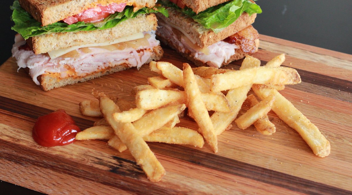 johnscitydiner's tweet photo. Need a new lunch spot with full service and great food....Visit us : Wednesday -Friday 11 am - 2:30 pm. We are also here for dinner 5 pm - 8:30 pm.
#Bhamlunch #BhamEats #lunchspots #sammiches #turkeyclub https://t.co/Bj6McumqSQ