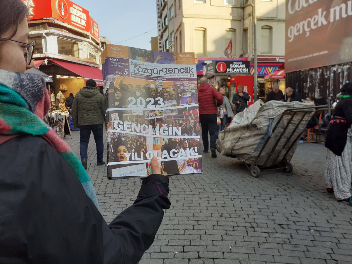 İstanbul |

Gençliğin sosyalist sesi Özgür Gençlik dergisinin yeni sayısını Beşiktaş’ta dağıttık ve gençliği örgütlenmeye, özgürlüğümüz için mücadele etmeye çağırdık.
