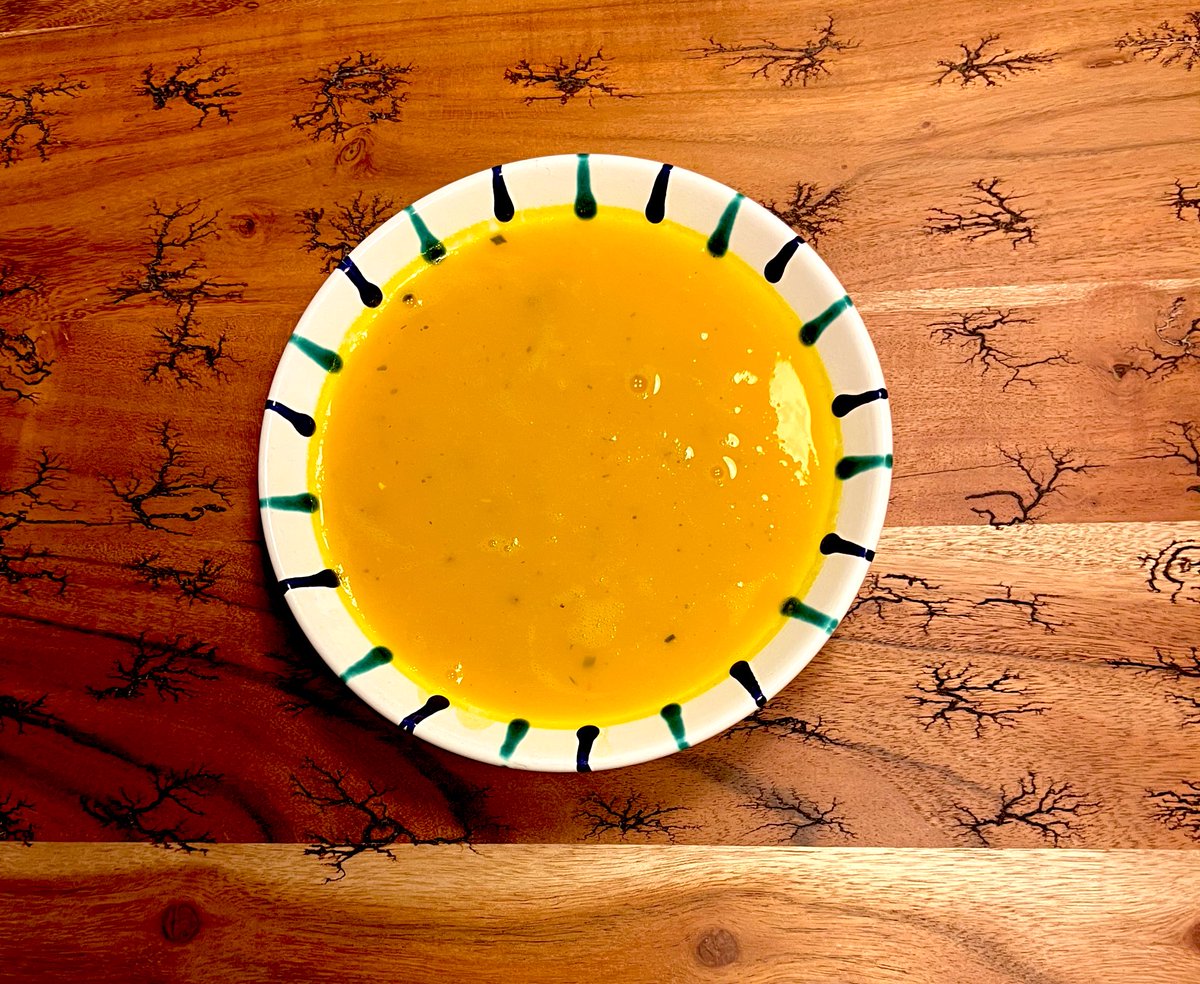 j_haudum's tweet image. Food first. Suppenzeit. #nutrientdensity