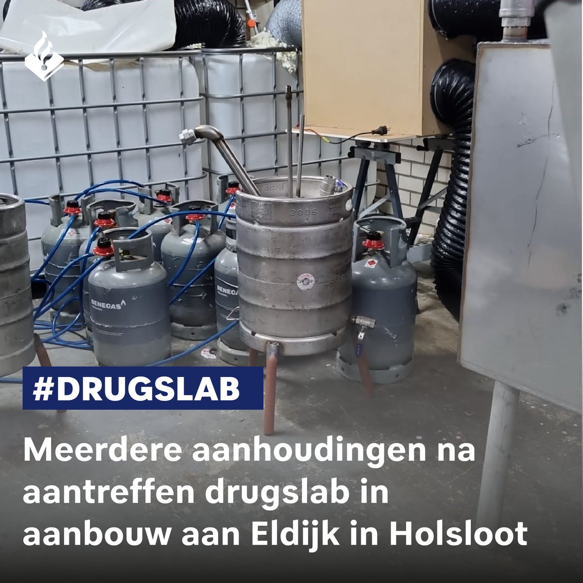 Aan de Eldijk in #Holsloot heeft de politie vandaag een drugslab aangetroffen. Het gaat om een lab voor synthetische drugs dat nog in aanbouw was. Acht personen zijn aangehouden. Meer info: politie.nl/nieuws/2023/ja…