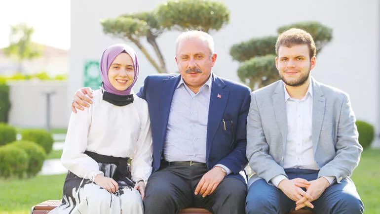 İTÜ kadrosuna başvuran Oğlunun sınavı kazanamaması sonrası, dekan ve bölüm başkanı istifa ettirilerek, sınav şartları atanacağı şekilde yeniden düzenlendi..
İyi de üniversite sınavında Türkiye birincisi değil miydi bu arkadaş!

VAR BİR HAYALİMİZ ☑️