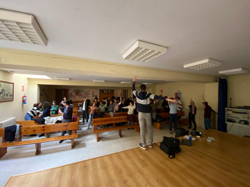 Esta semana tuvimos nuestra primera reunión de monitores de 2023 donde, entre juegos y dinámicas, escogimos el tema del campa de este verano. Pronto tendréis más noticias 😉 #JPII2023