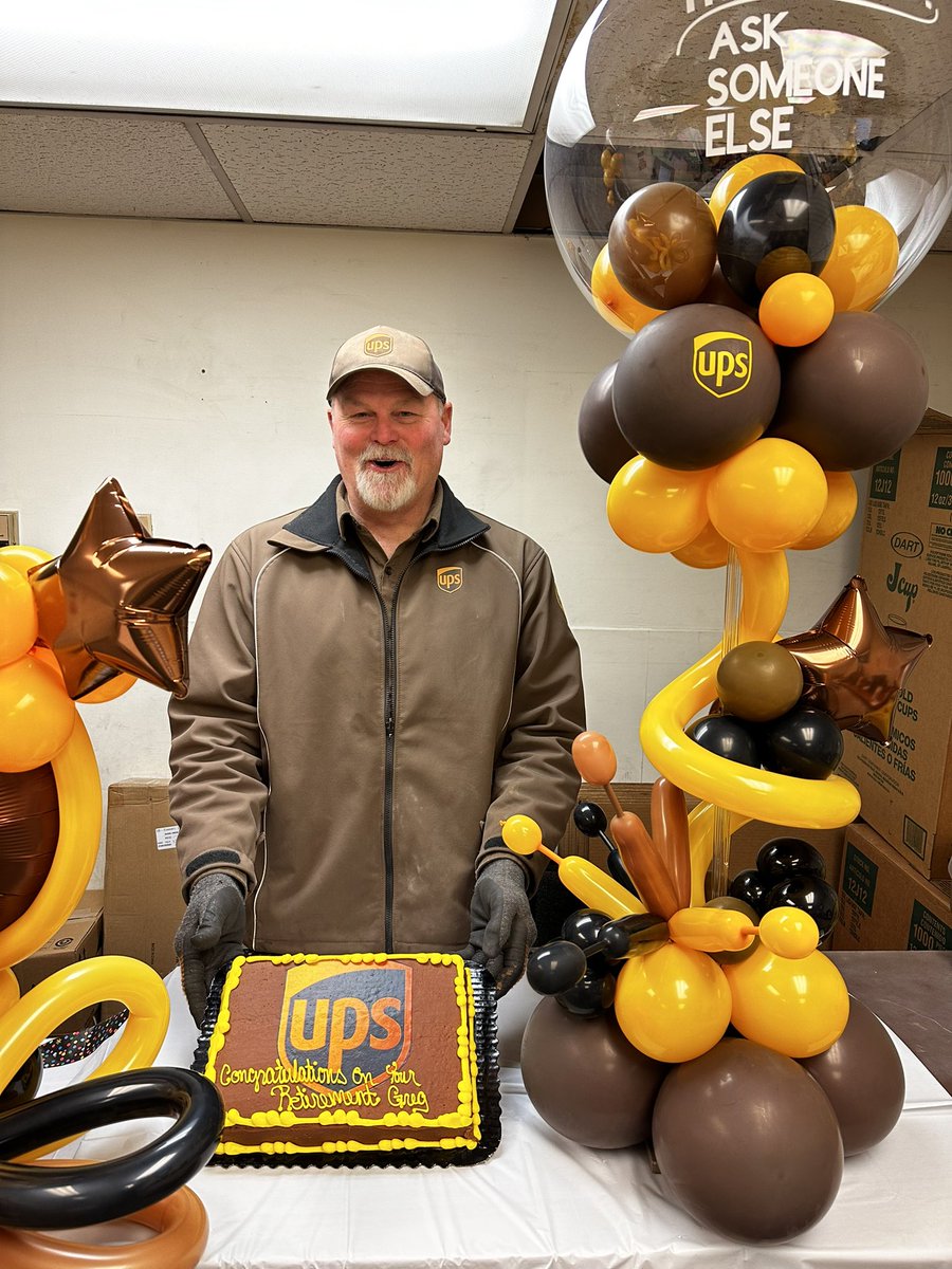 Congratulations Greg on 37 years with UPS! Enjoy your retirement. 6880 will sure miss you! #HappyRetirement #StayCalmHaveFun @NP_UPSers @jrindafernshaw @UPS @UPSers