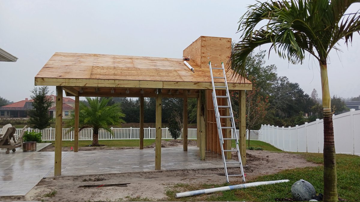 rorygeer's tweet photo. Rain or Shine, Ain't no stopping me!💪 When I first got up there I was a little scared😱 because it was slippery and sprinkling🌧 I started rolling out and nailing the underlayment and once I had something dry to stand on it wasn't too bad😁
#PoW #SoloWork #NoCrewNeeded #Florida https://t.co/5BSNrrAMJS