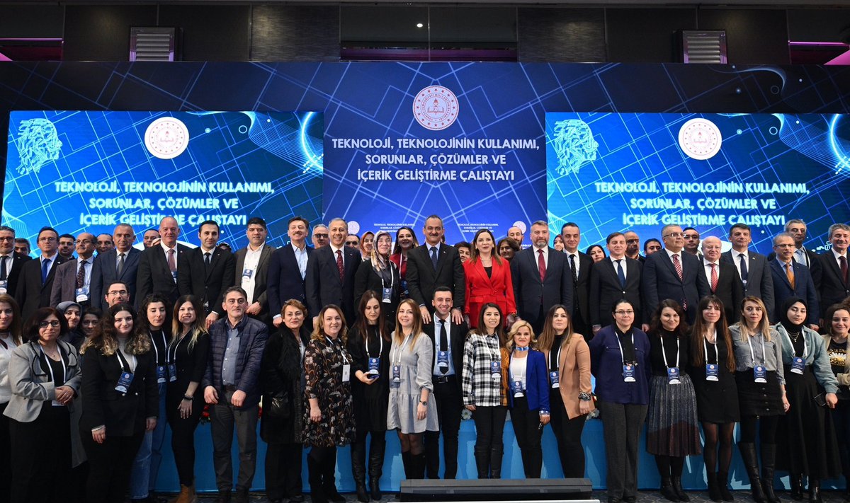 arzuerdemtc's tweet photo. 📍Bahçelievler 

Teknoloji,Teknolojinin Kullanımı ve İçerik Geliştirme Çalıştayı’na destekleri sebebiyle Vali Ali Yerlikaya beye,İl Milli Eğitim Müd Levent Yazıcı beye,İlçe Milli Eğitim Müd Emin Çıkrıkçı beye,şube müdürlermize,okul müdürlermize ve öğretmenlermize teşekkür ederim. https://t.co/sSzkJOdQ3o