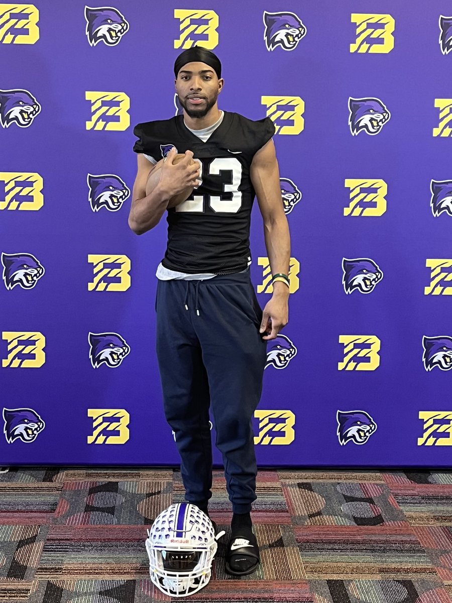 R_chandler219's tweet photo. Blessed with a opportunity im taking full advantage of appreciate the opportunity let’s work 😈 @BU_FootballTN  @BIGshadowMIKE @_CoachBrewer @CoachKLBs @Coach_Springer1 @LPSA_FREEDMEN @CoachTate1 @Coachtrio94 @QBcoach @QBCoachDavis @DianAvasDad @CoachFunch https://t.co/M3HIgnXTAE