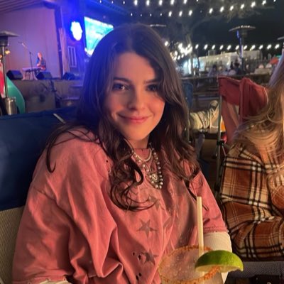 alii_robertss's tweet photo. #NewProfilePic https://t.co/9qE6sQtWl6