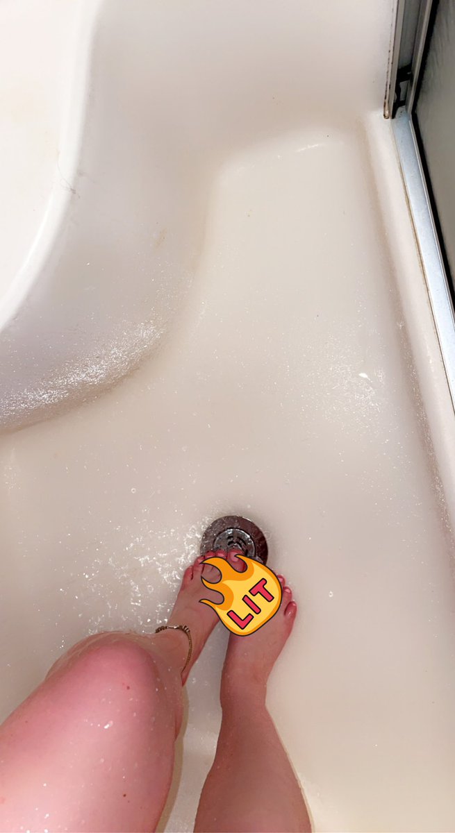 feetfinderhelp's tweet photo. Her feet are so sexy,  buy some pictures 😍😍 feetfinder link: https://t.co/TeFBJtbtms… 
#sellingcontent #Sellingcontents #feet #feetfethish #feetfinder #feetworship #feetfetiche #selling #sexy #onlyfans #toes @Feetfinder https://t.co/3ueyc9o30O