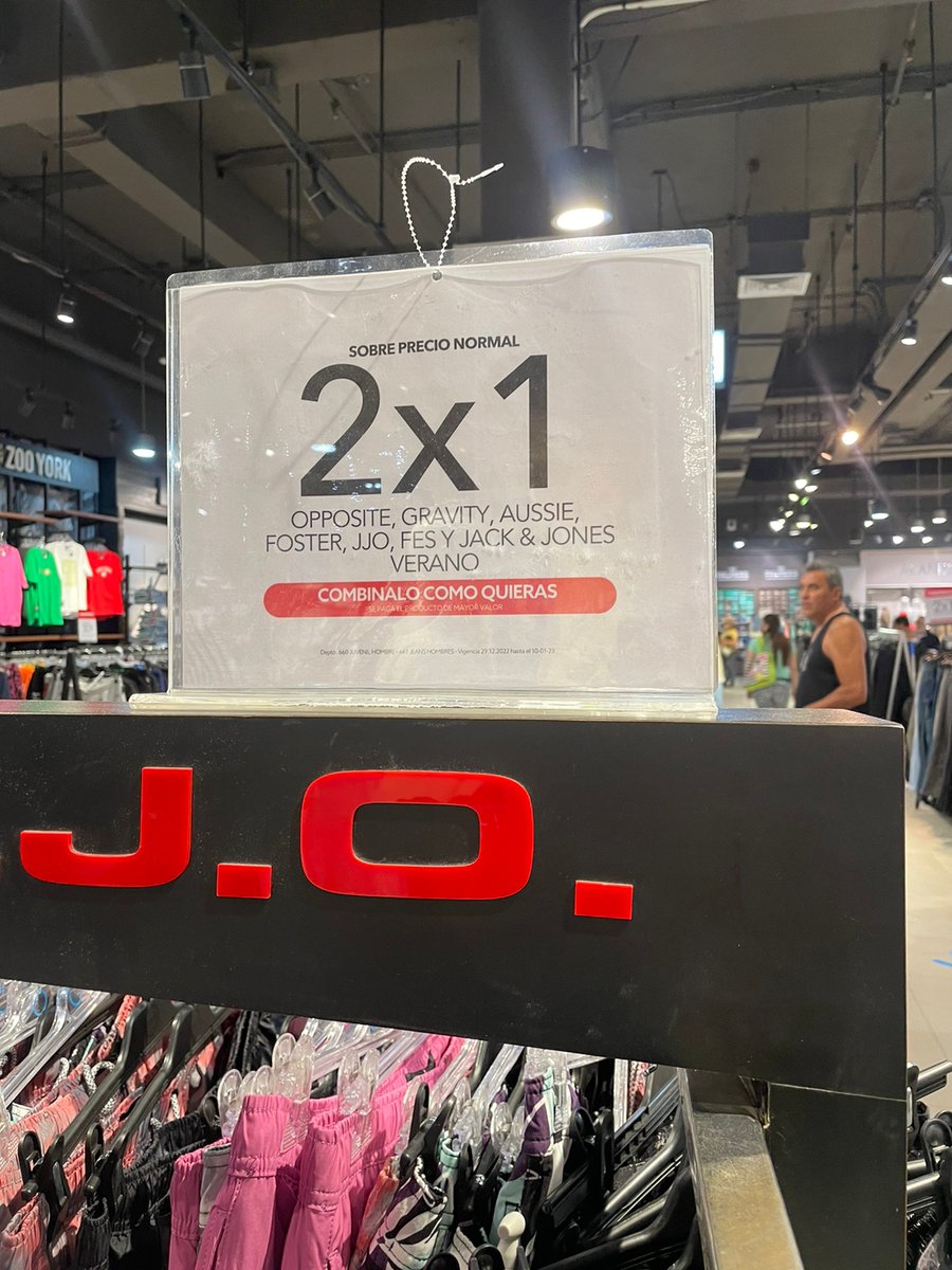 DescuentosRata's tweet photo. #Presencial Varias ratitas nos han escrito que el 31 de enero cerrarán el Paris del Mall Plaza Tobalaba y una ratita amiga (¡gracias!) lo confirmó en terreno:

Hay poleras 3x1, pantalones 2x1, cositas de casa con 60% descuento y más, para que vaya a mirar 👀 https://t.co/9WZvtddK9t