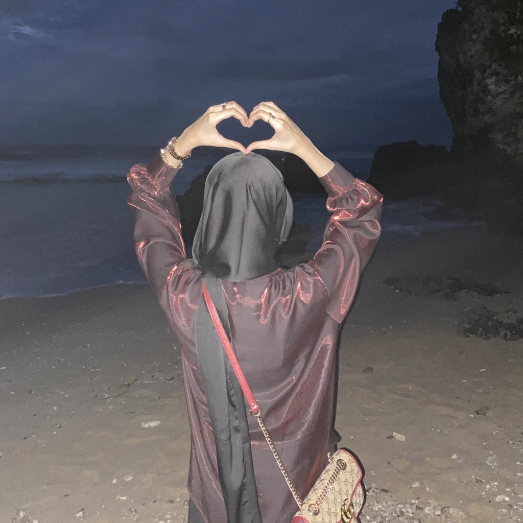 beby_vey's tweet photo. A thread fav fashion by me 

🌈Fits by me ✨

🦋 shimmer shirt -110 k
Jahitan rapi, oversized, ada shimmernya

https://t.co/fEyAI4uu2f https://t.co/4S5mQWJ5CO