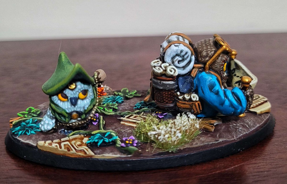 CastleRadgoski's tweet photo. I painted this adorable little 3d-printed Owl Diorama as a gift for my bird-loving mom for Christmas! Little buddies off on an adventure.

#3dprinted #miniature #miniaturepainter #Christmas2022 #commissionsopen https://t.co/Rz5Te6QdNs