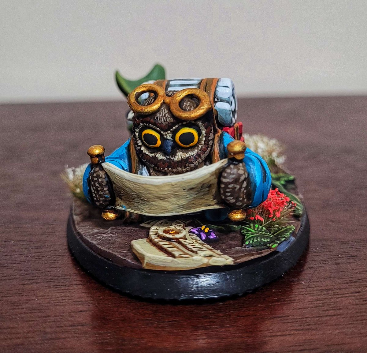 CastleRadgoski's tweet photo. I painted this adorable little 3d-printed Owl Diorama as a gift for my bird-loving mom for Christmas! Little buddies off on an adventure.

#3dprinted #miniature #miniaturepainter #Christmas2022 #commissionsopen https://t.co/Rz5Te6QdNs