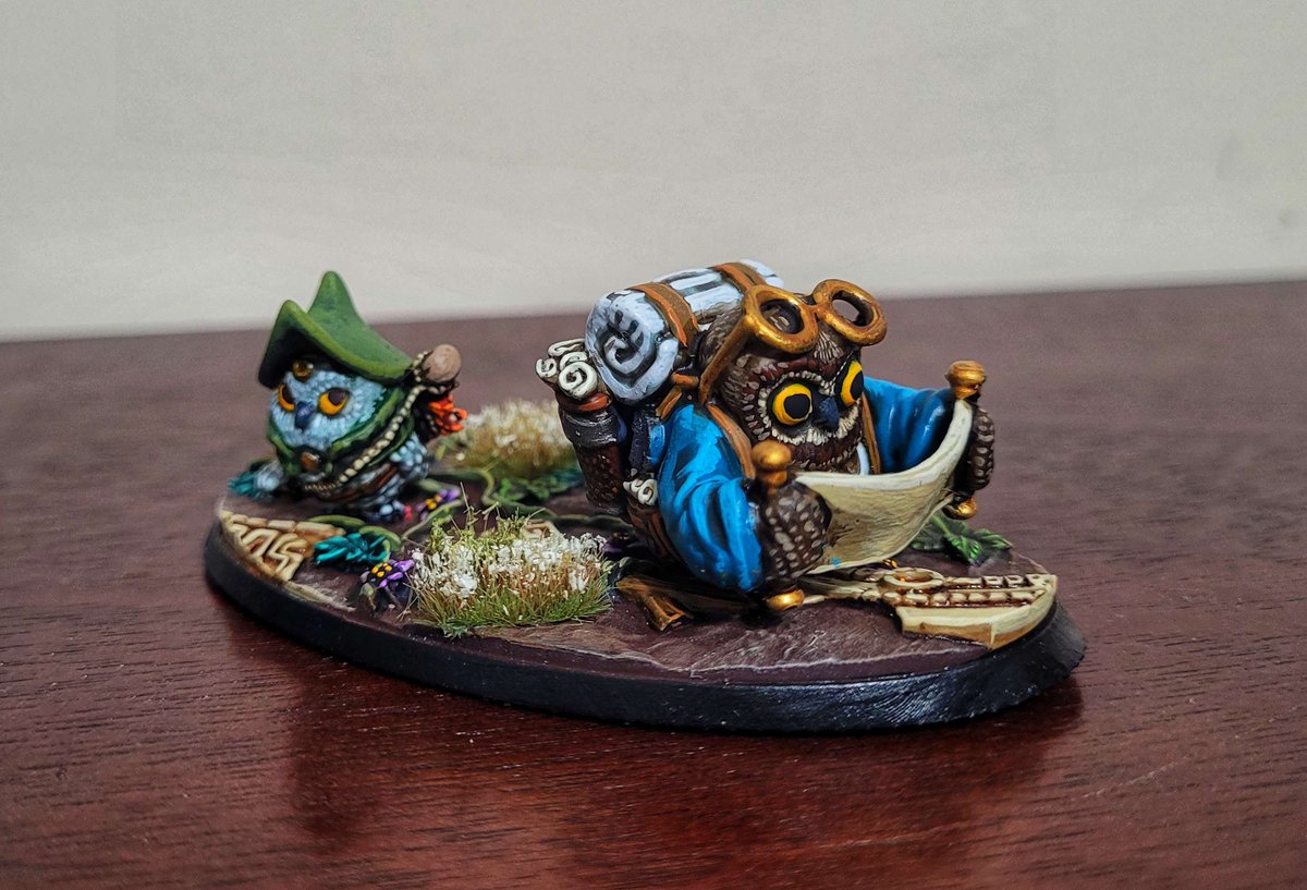 CastleRadgoski's tweet photo. I painted this adorable little 3d-printed Owl Diorama as a gift for my bird-loving mom for Christmas! Little buddies off on an adventure.

#3dprinted #miniature #miniaturepainter #Christmas2022 #commissionsopen https://t.co/Rz5Te6QdNs